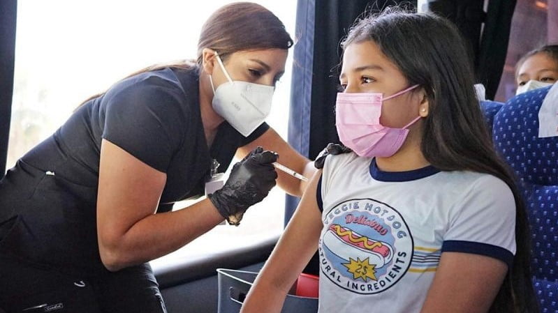 Saturan líneas para registro de vacunación de niños y maestros en Tamaulipas
