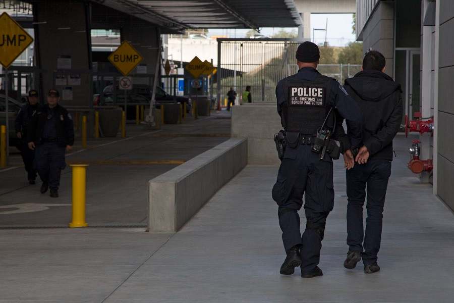 Fugitivo de Texas es aprehendido en puente de Rio Bravo