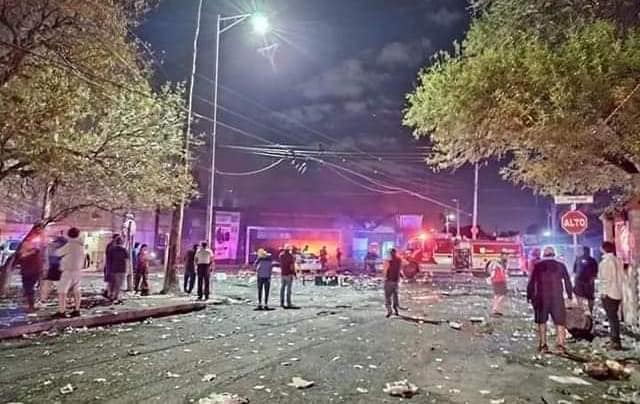 Explosión en Seven Eleven deja dos hombres heridos 