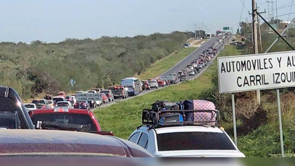 Colapsan carreteras de Tamaulipas por vacacionistas después del periodo vacacional decembrino