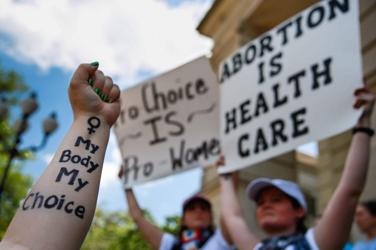 Veto al aborto en Texas sigue en pie tras fallo de tribunal.