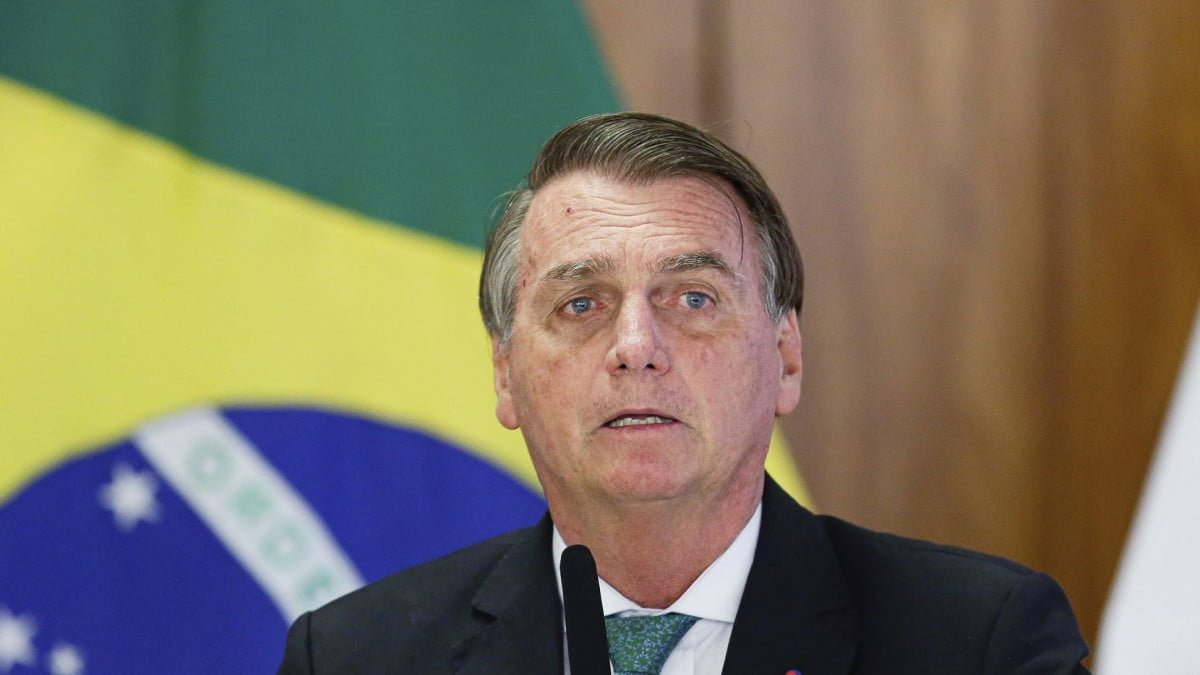 Bolsonaro es hospitalizado para exámenes por posible obstrucción intestinal
