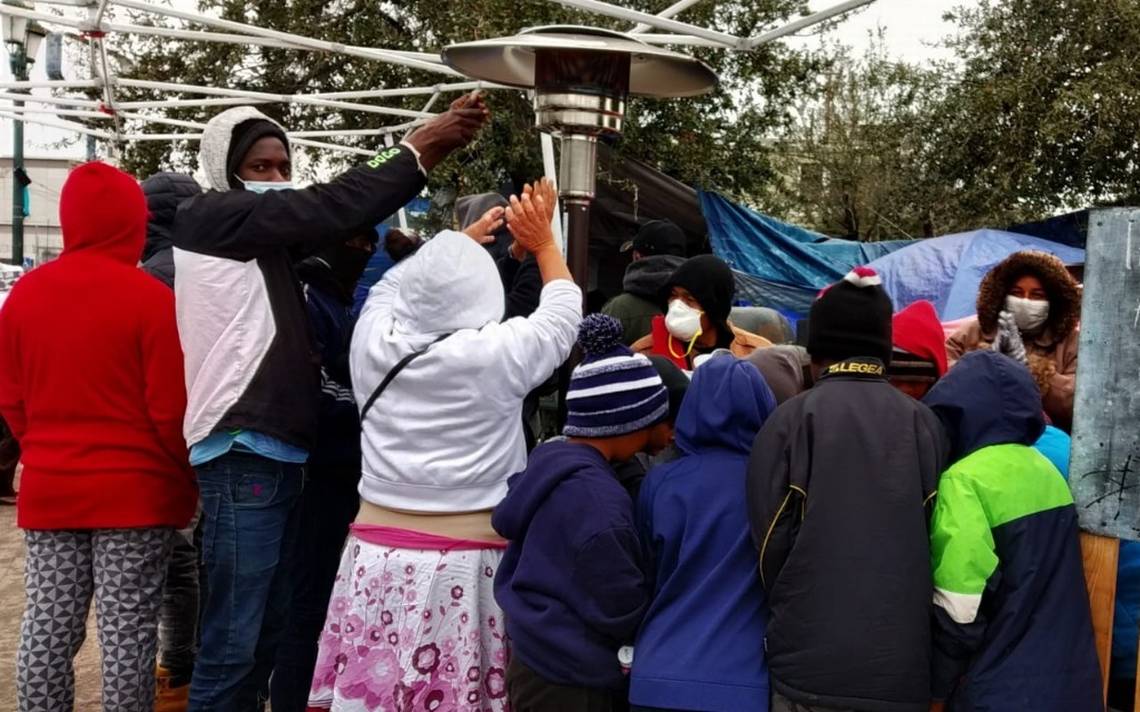 Aguantan frio mas de 3 mil migrantes en Reynosa