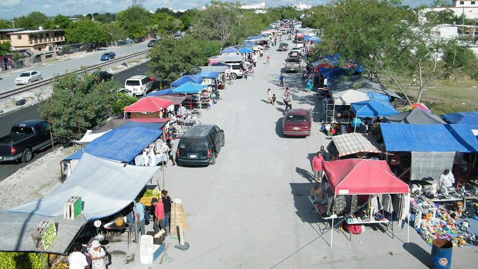 Tianguis en la frontera operan a medias por decreto