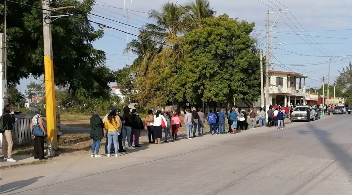 Mañana último día de vacunación para maestros en la zona sur