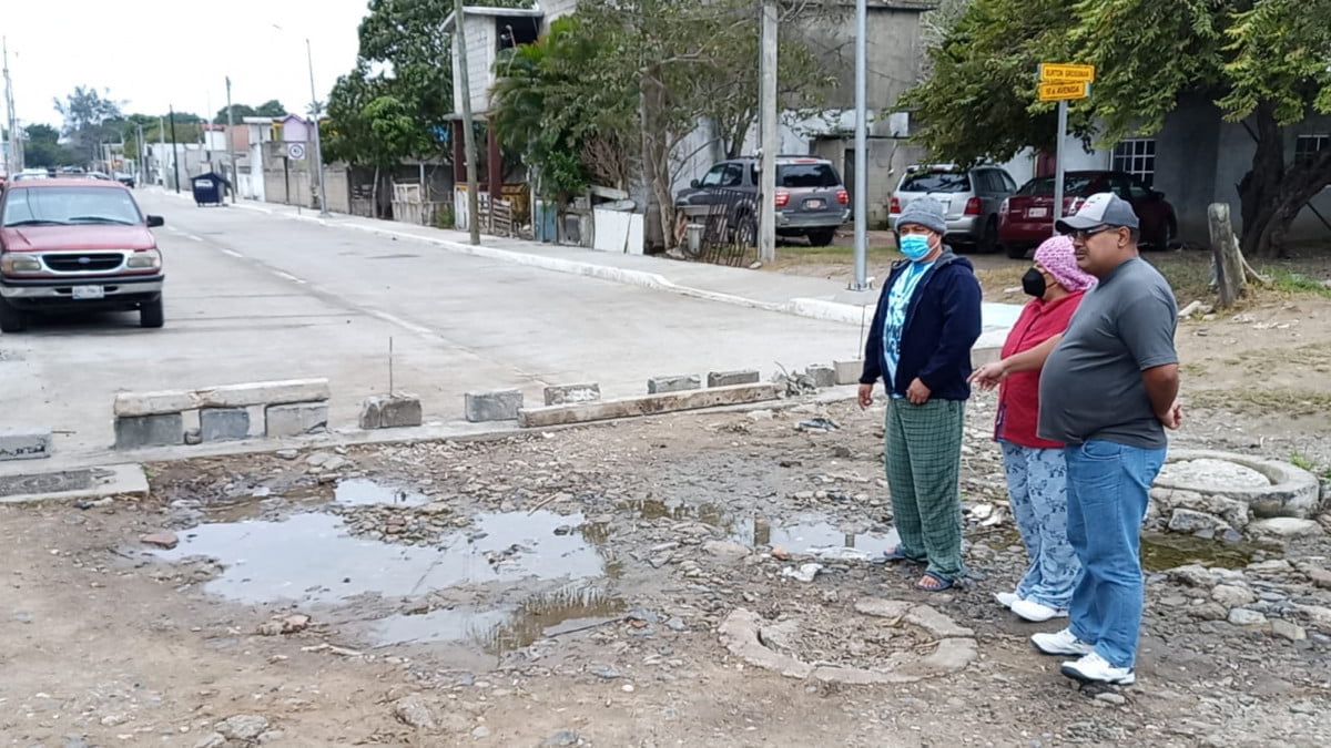 Habitantes de Tampico bloquean calle a sus vecinos de Altamira