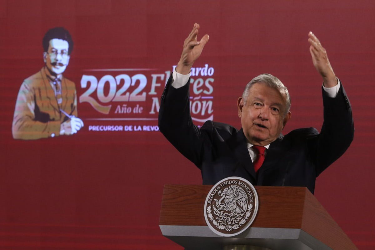 AMLO reitera compromiso de entregar dos mega obras en 2022
