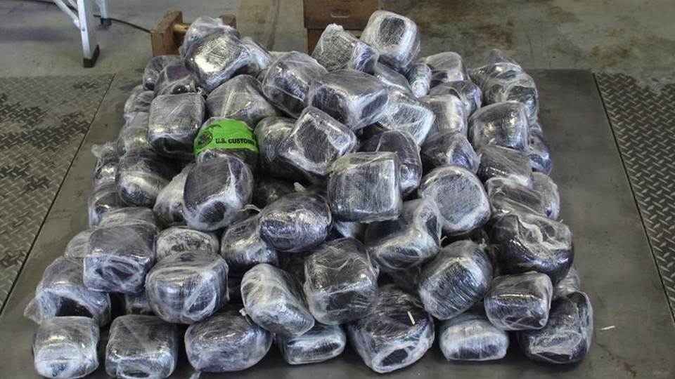 Oficiales de CBP en Estados Unidos decomisan cocaína en vehículo procedente de México