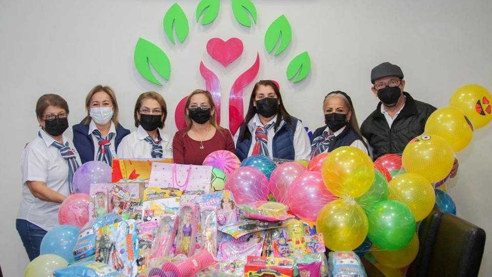El patronato de la hacienda el abuelito dona juguetes al DIF Altamira