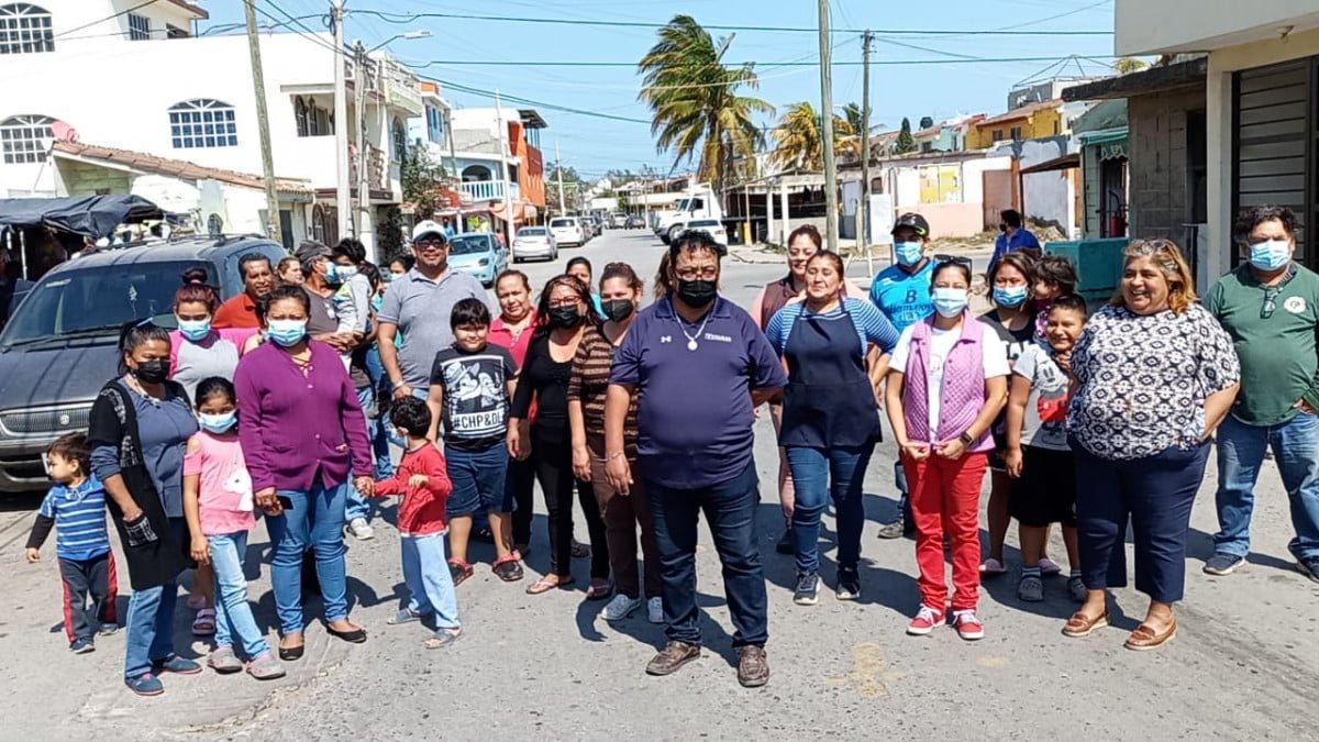 Protestan vecinos en Cd Madero contra la CFE; tienen 24 hrs sin luz en Miramapolis