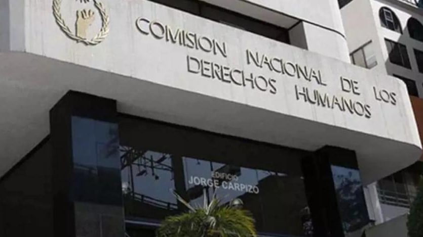 Movimiento Ciudadano presenta a la CNDH una queja contra AMLO por acoso a periodistas