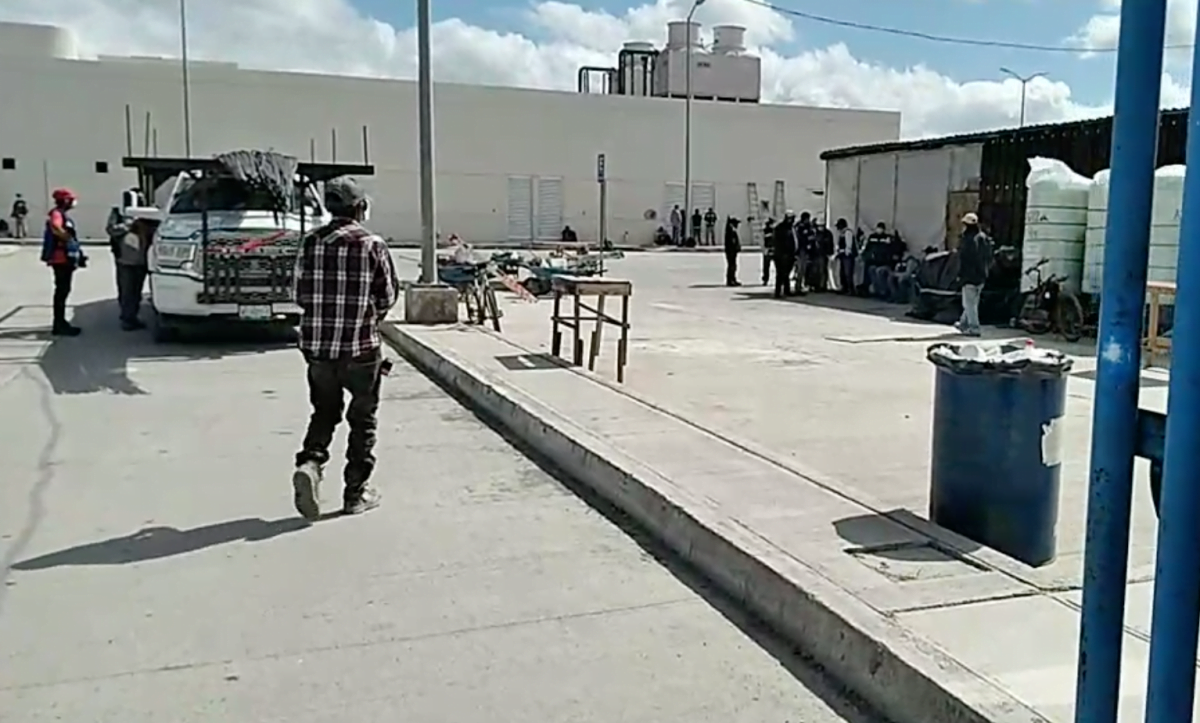Paran trabajadores obra de hospital en Matamoros, exigen aumento salarial