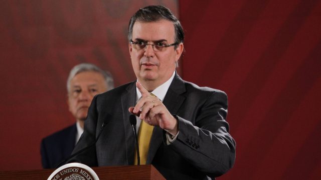Canciller Marcelo Ebrard instruye facilitar salida de Ucrania a mexicanos 