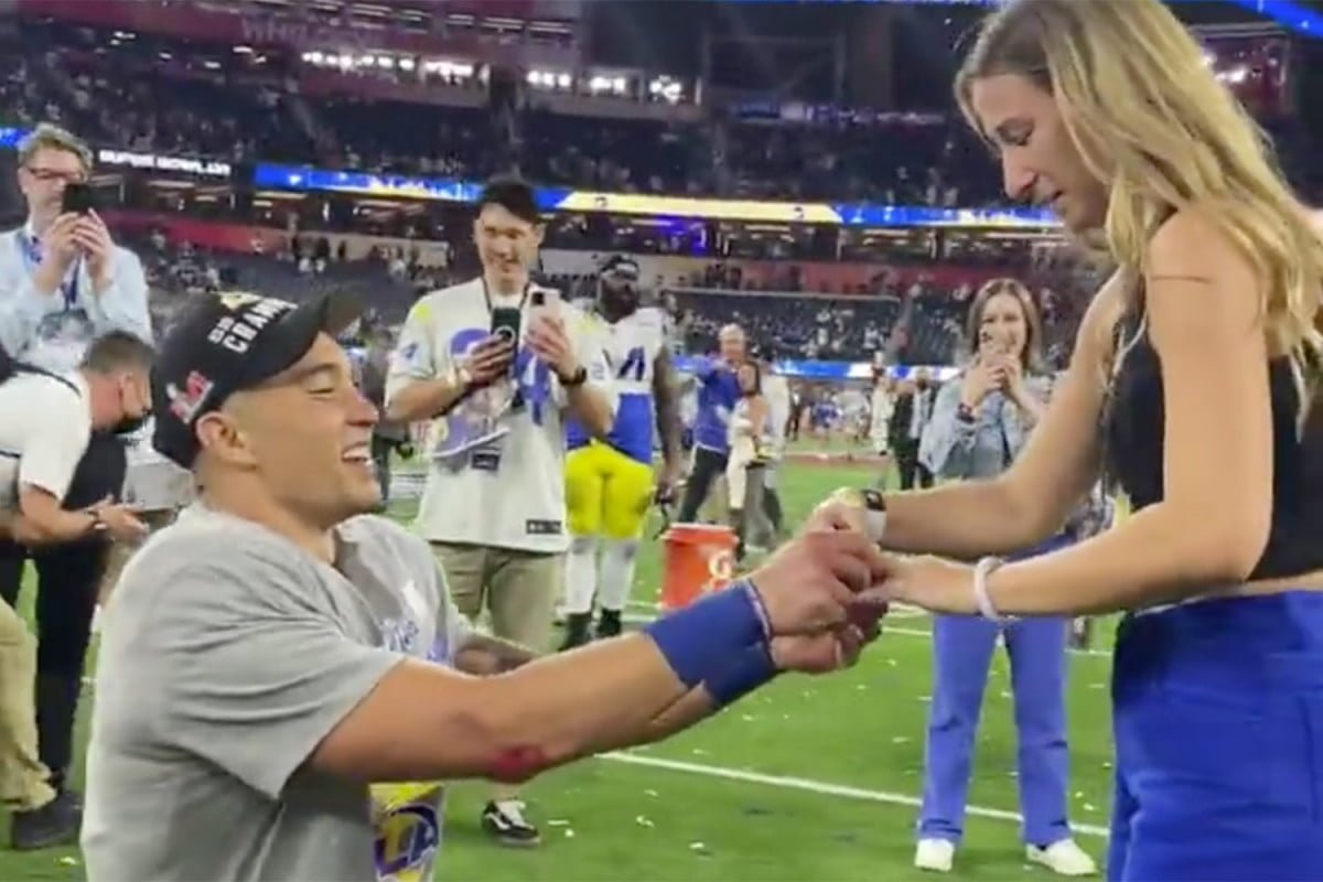 Taylor Rapp jugador de los Rams propone matrimonio tras ganar el Super Bowl
