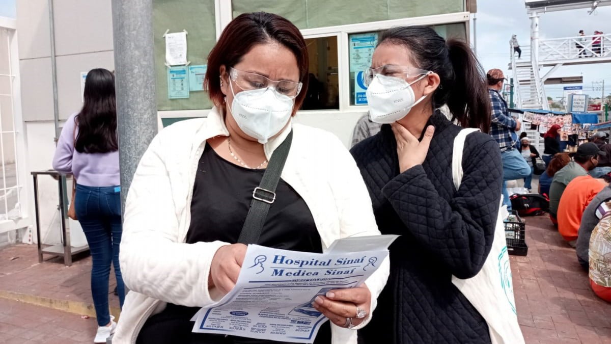 Le niegan atención en el Canseco a joven que perdió a su bebé de seis semanas