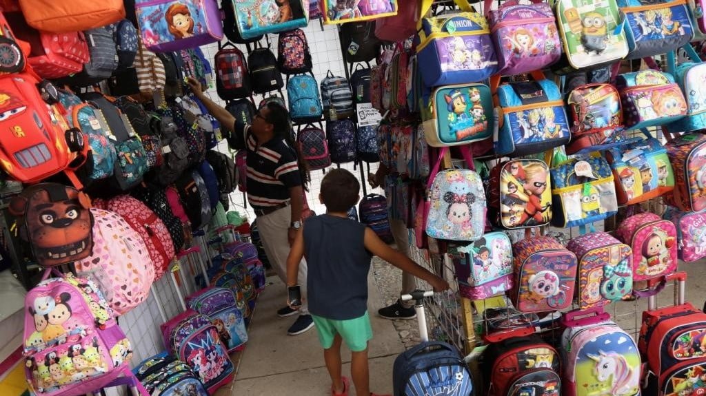 Comerciantes de Ciudad Victoria confían en que clases presenciales aumentaran sus ventas