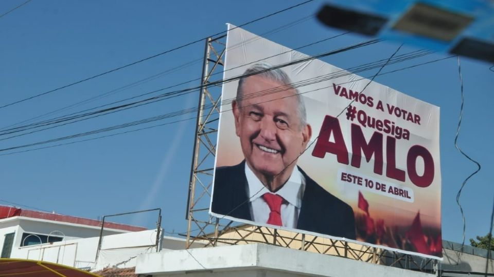 INE investiga carteles promocionando a AMLO en Tamaulipas