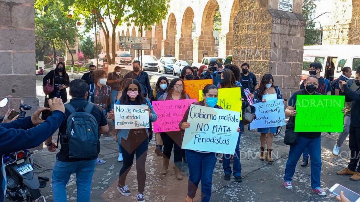 Manifestantes en Michoacán exigen justicia por asesinato del periodista Linares