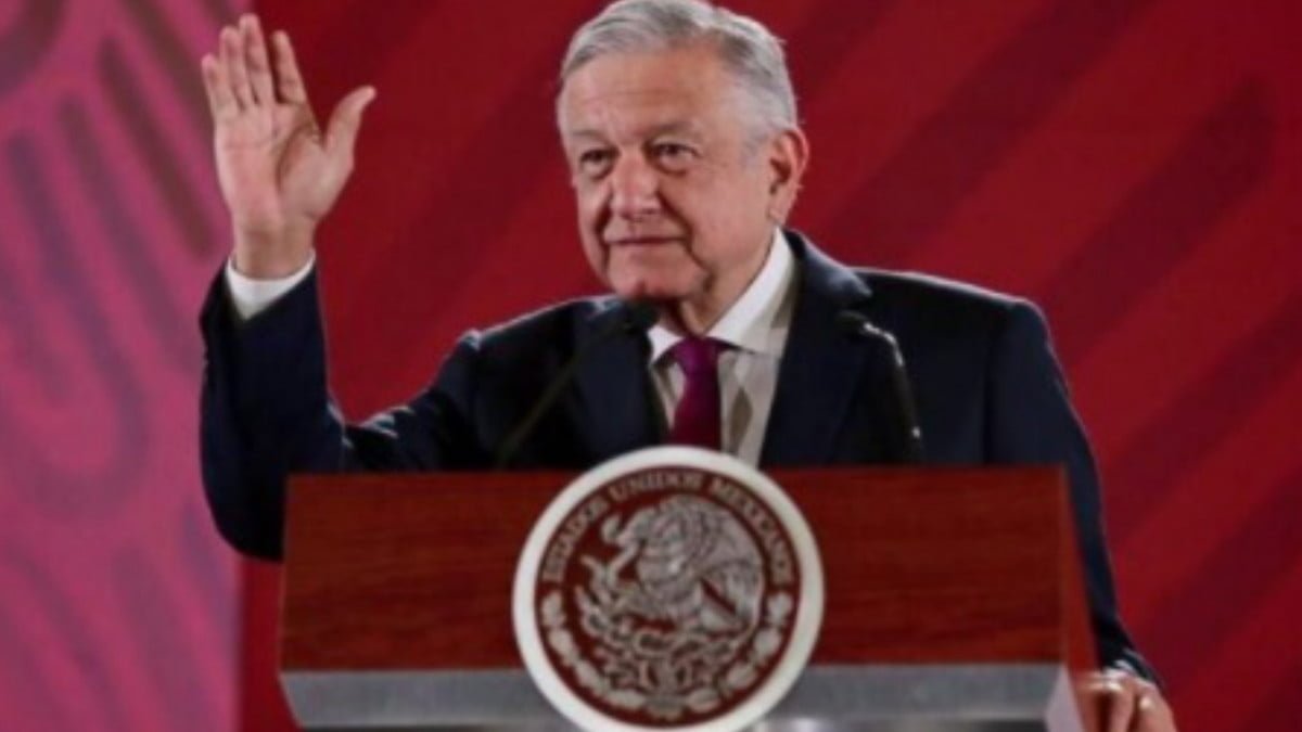 “Lástima Chumel” presume AMLO inauguración de nuevo aeropuerto a sus adversarios