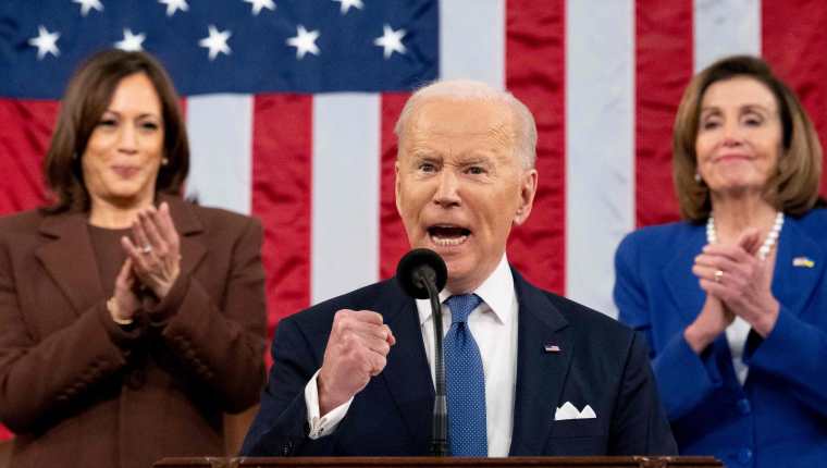 Biden llama a Putin «dictador ruso» y confirma cierre del espacio aéreo de EU para aviones de Rusia