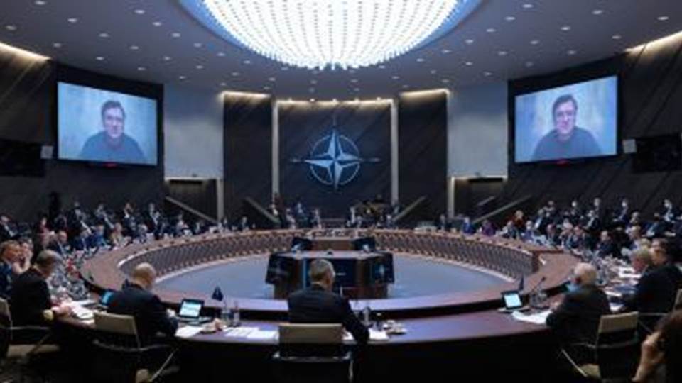 Ministros de la OTAN deciden que ni aviones ni tropas aliadas ingresen a Ucrania
