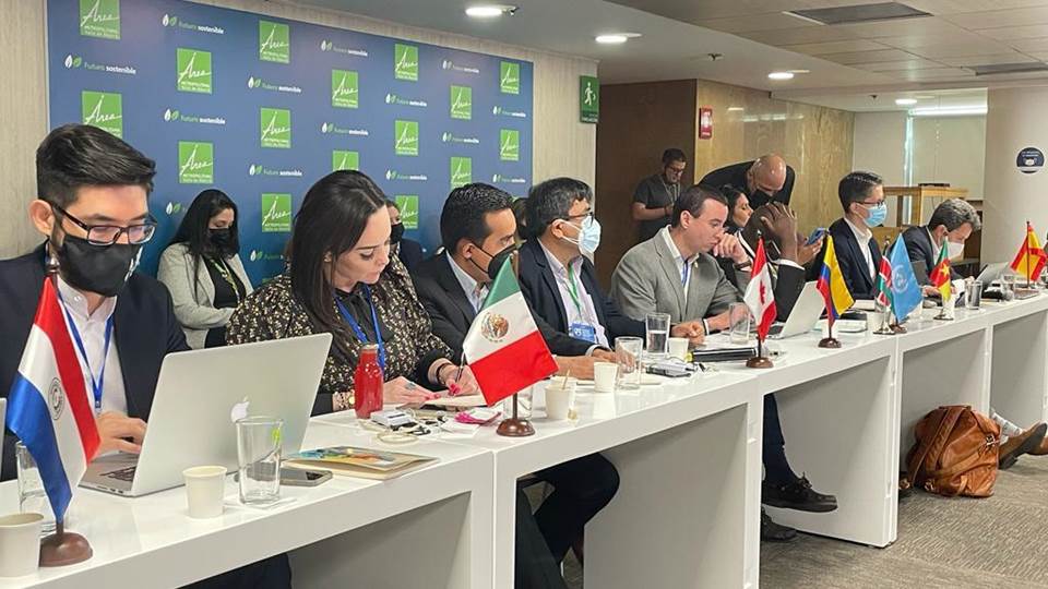 Representa Carmen Lilia Canturosas a Nuevo Laredo en red de gestión global metropolitana en Colombia