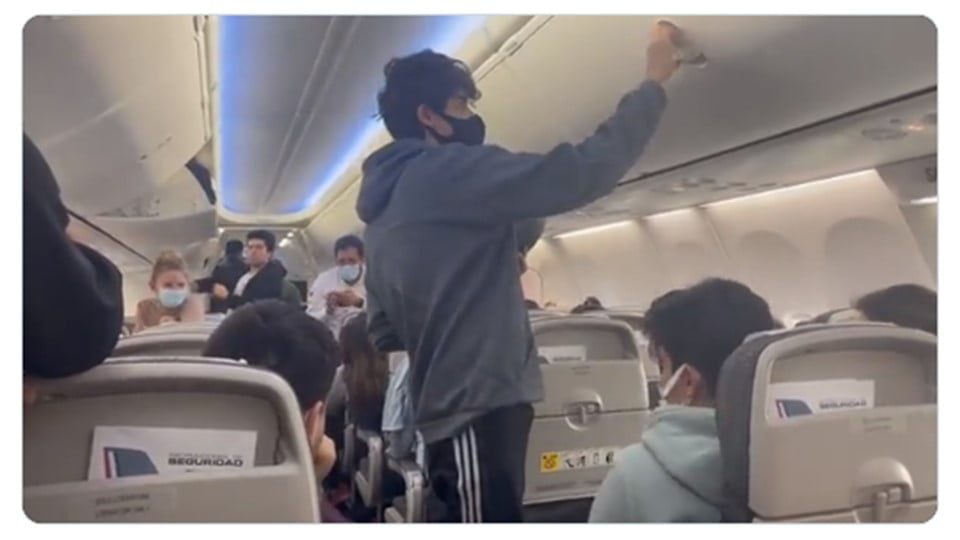 Avión de la FAM vuela de regreso a México con 81 personas que lograron salir de Ucrania