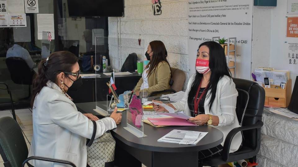 Alertan por fraudes en trámites de pasaporte mediante redes sociales