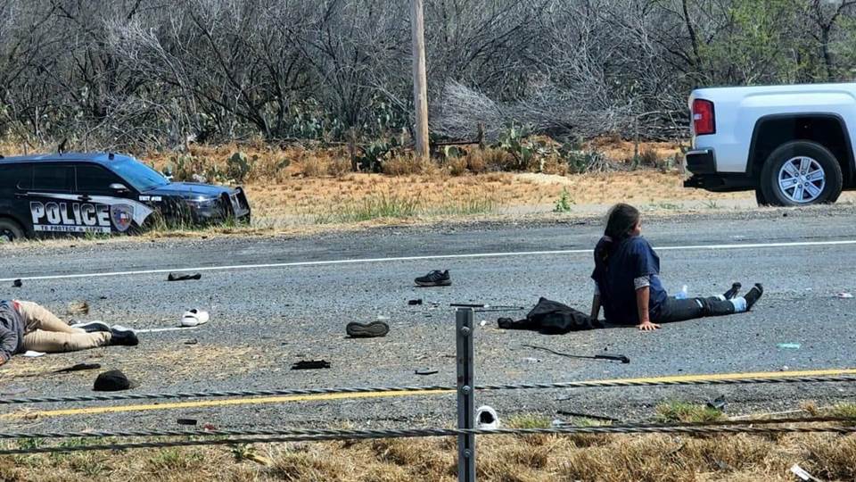 Deja persecución dos fallecidos en Laredo