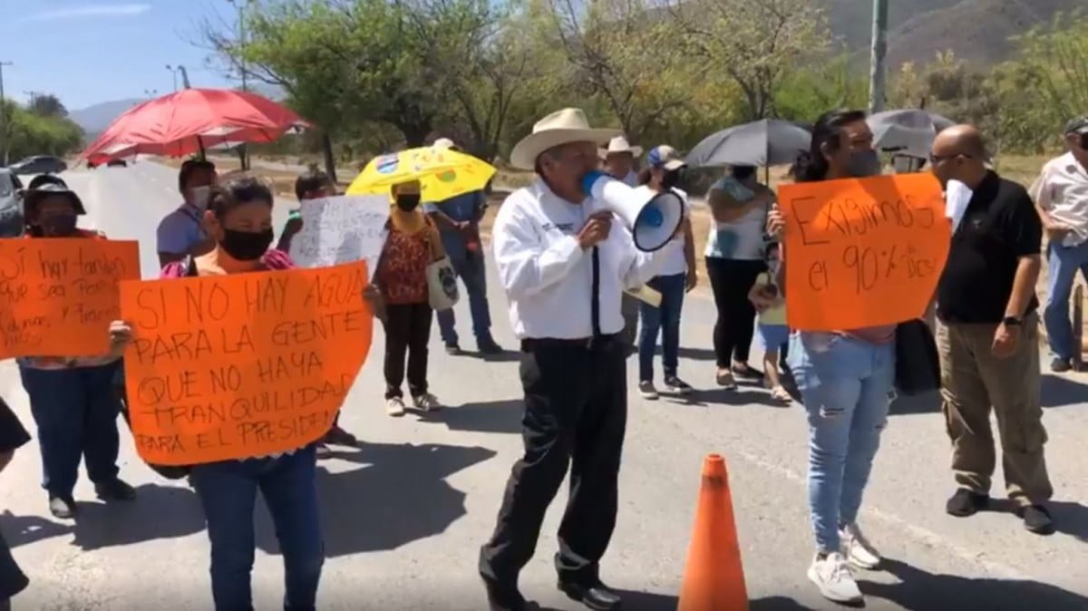 Colonos bloquean libramiento Emilio Portes Gil en Victoria