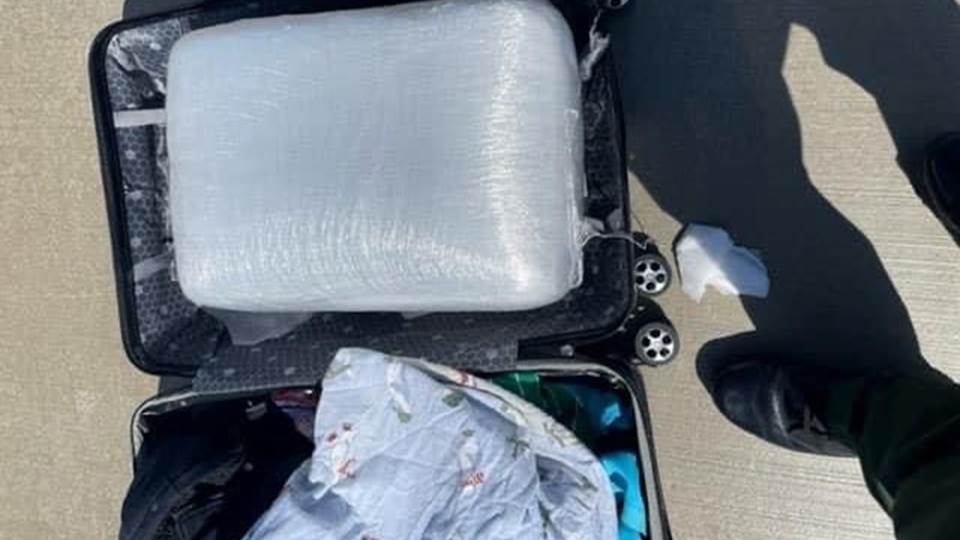Pasan marihuana por Puente Internacional y frustran contrabando al salir de Laredo