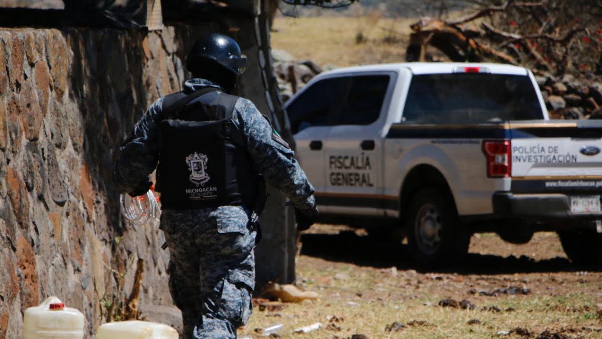 Localizan en Michoacán finca de explosivos para drones