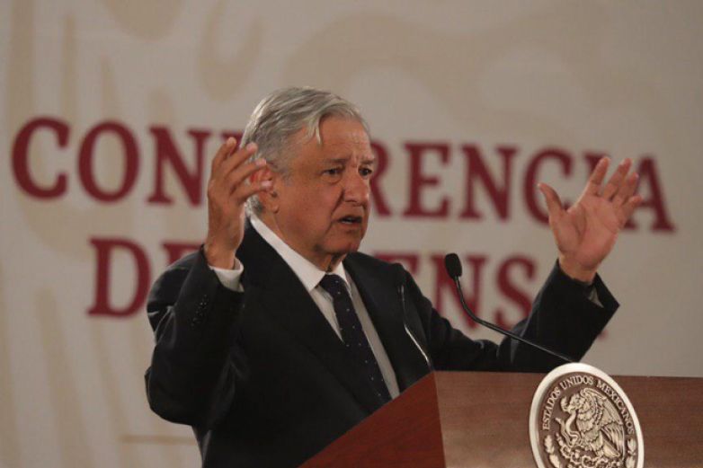 Lamenta AMLO asesinato de alcalde de Aguililla: “Delincuencia surgió en época de Calderón”