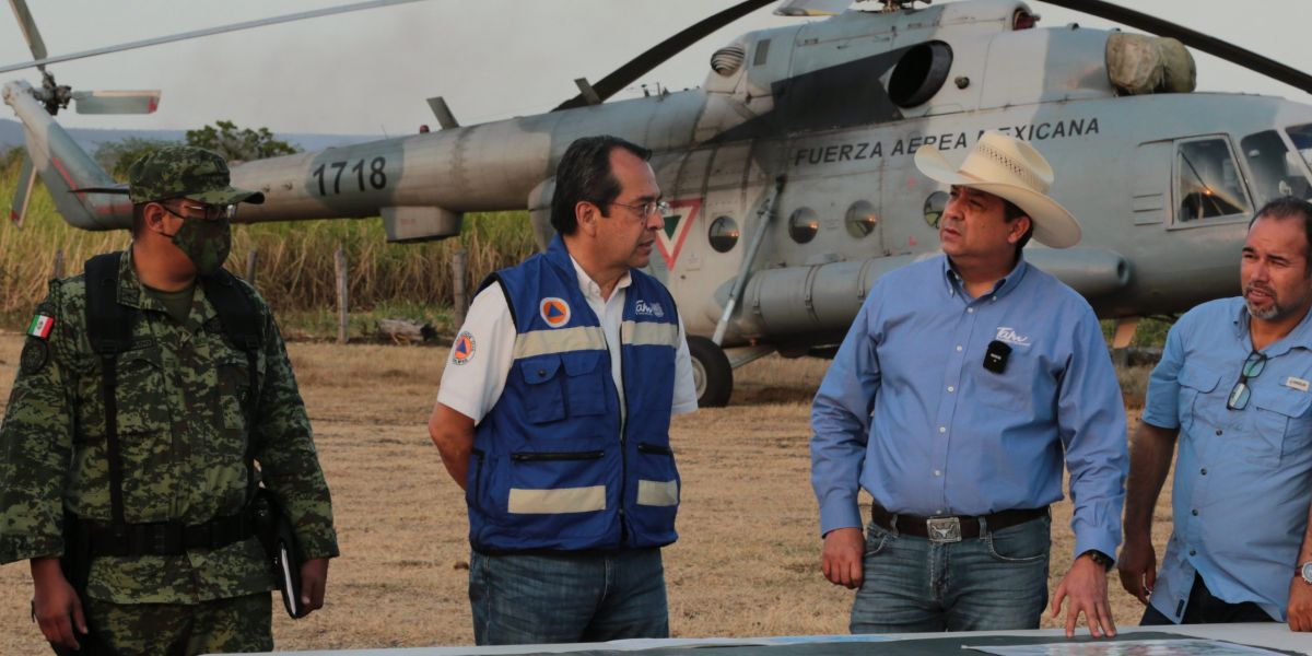 Supervisa Gobernador Cabeza de Vaca tareas para sofocar el incendio en El Cielo