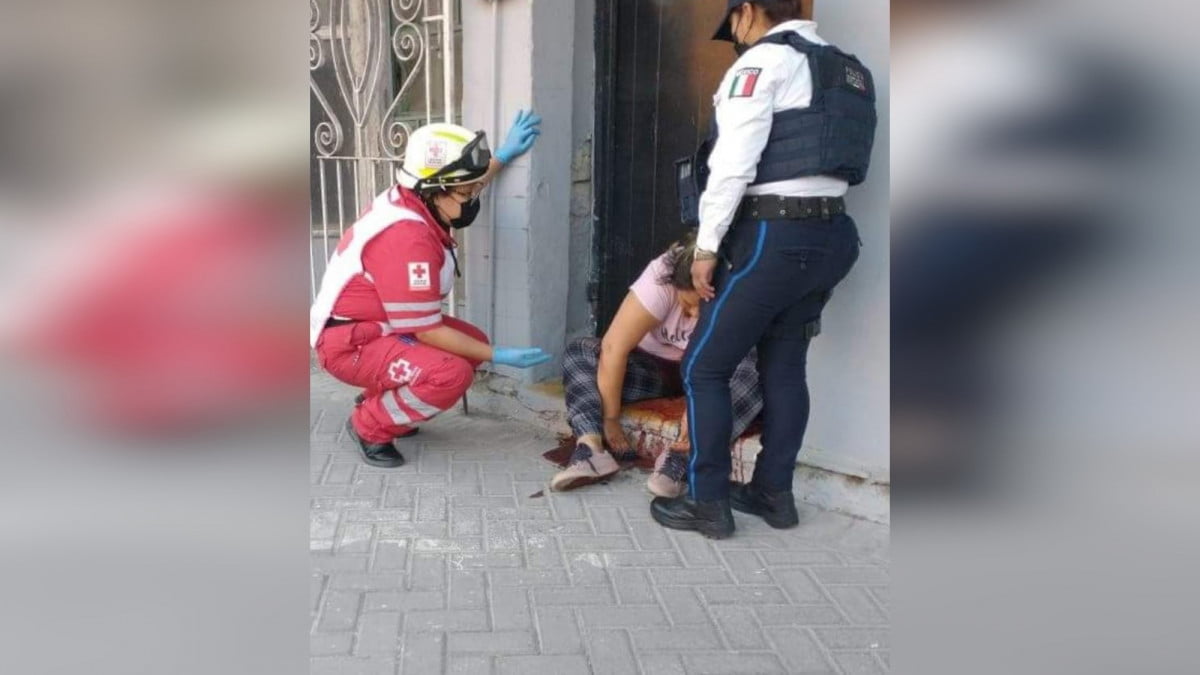Mujer intenta acabar con su vida provocándose cortaduras en los brazos