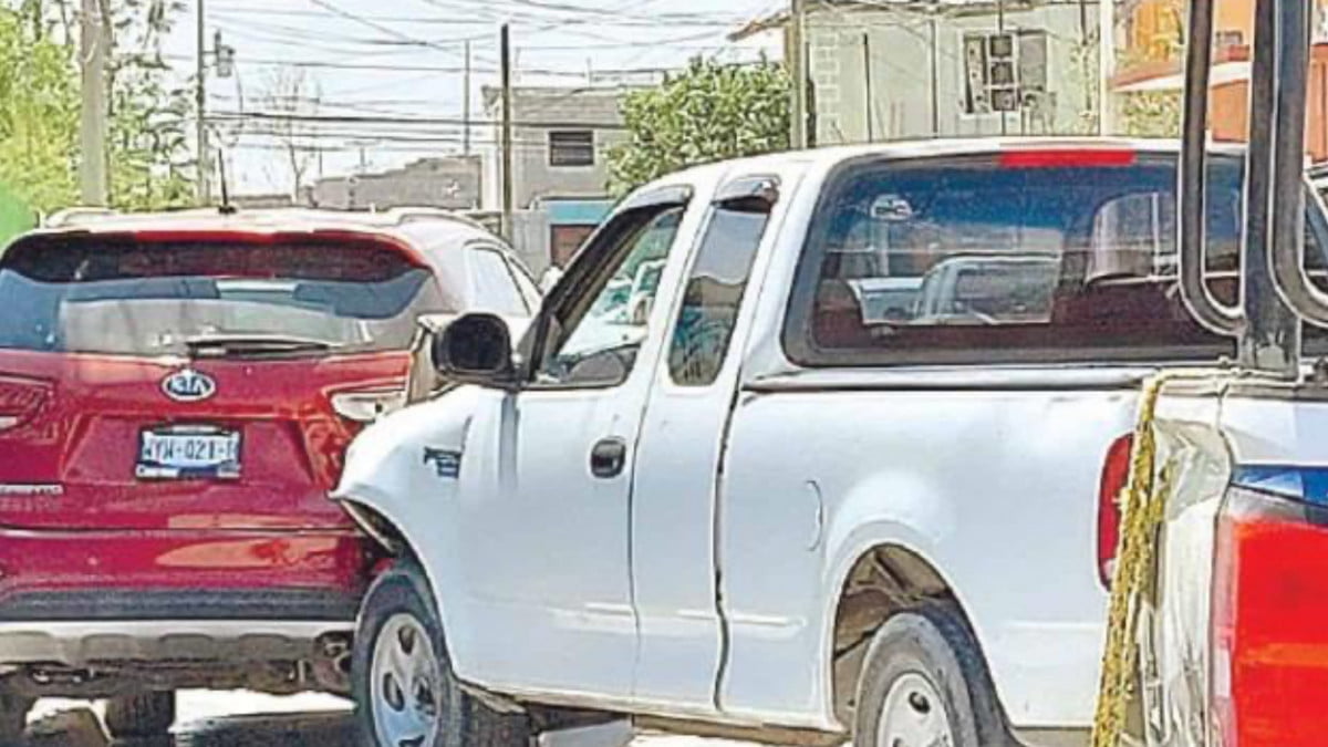 Muere hombre tras recibir impacto de bala mientras conducía