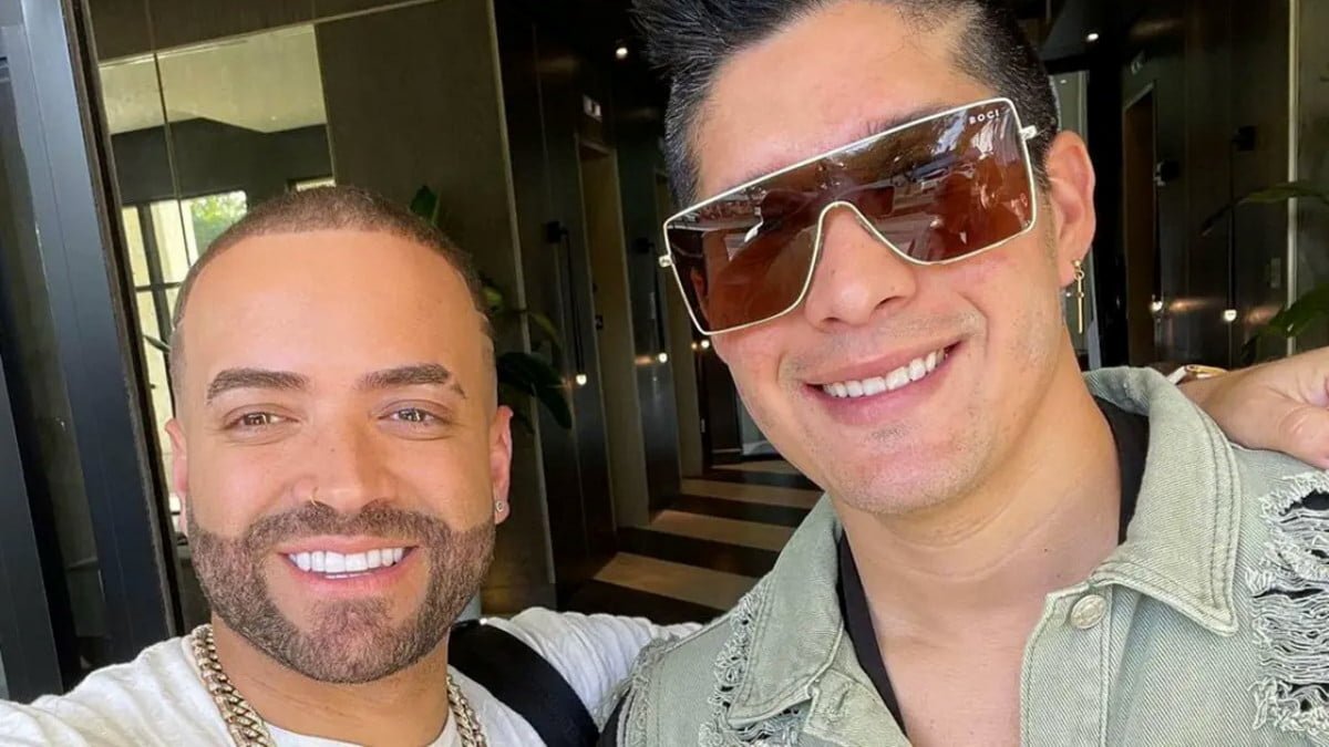 Nacho pide oraciones a sus fans tras delicado estado de salud de Chyno Miranda