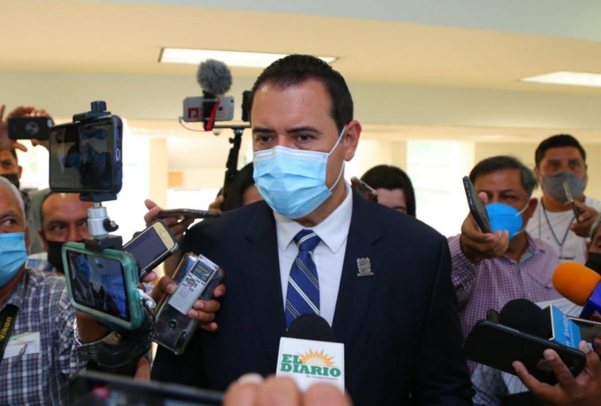 Aclara Presidente del Congreso que no se han hecho recortes a sueldos del personal de este poder