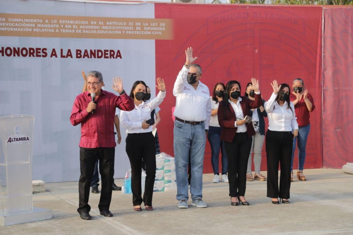 Rinden honores a la bandera en Escuela Primaria de Altamira