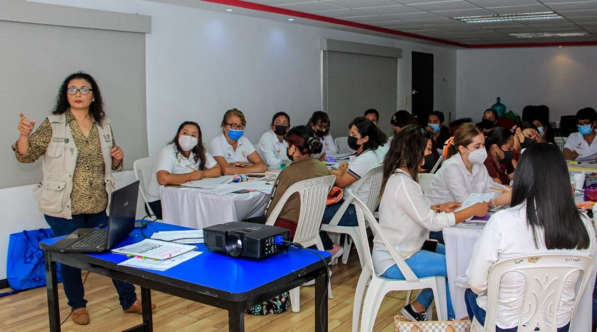 Eleva DIF Madero calidad educativa con certificación de  maestras CAIC