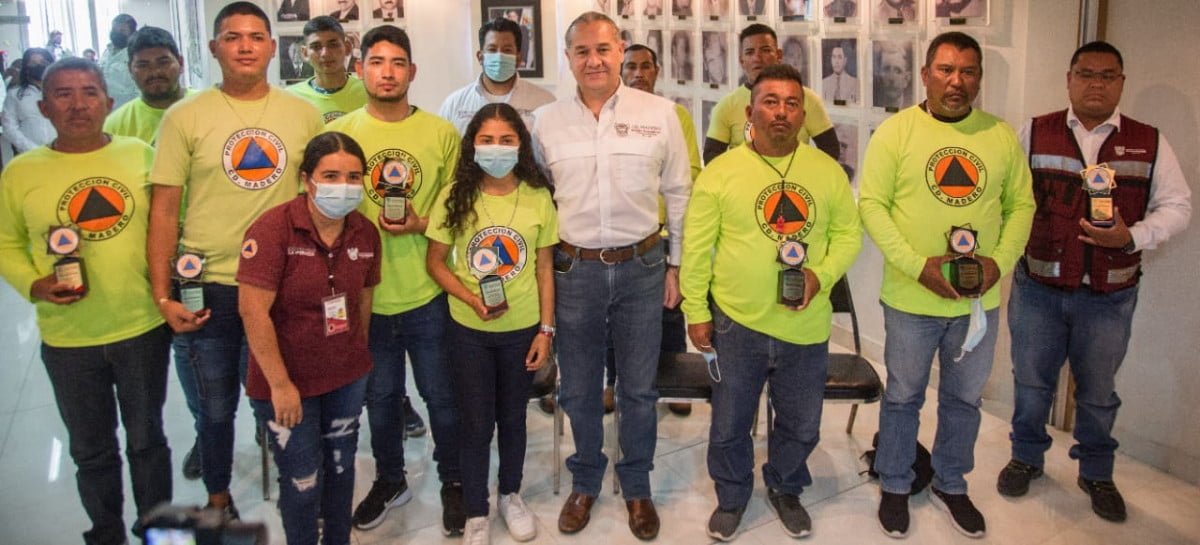 Reconoce Adrián Oseguera labor de salvavidas