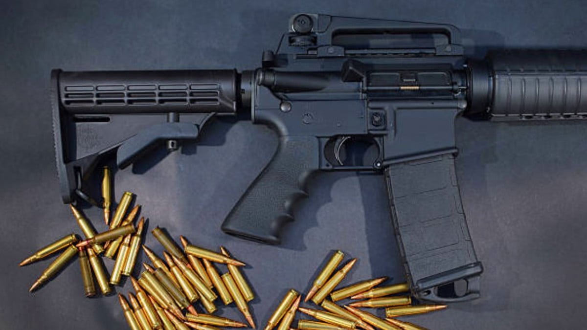 Condenan a estadounidense a 12 años de prisión por traficar armas a cárteles de México