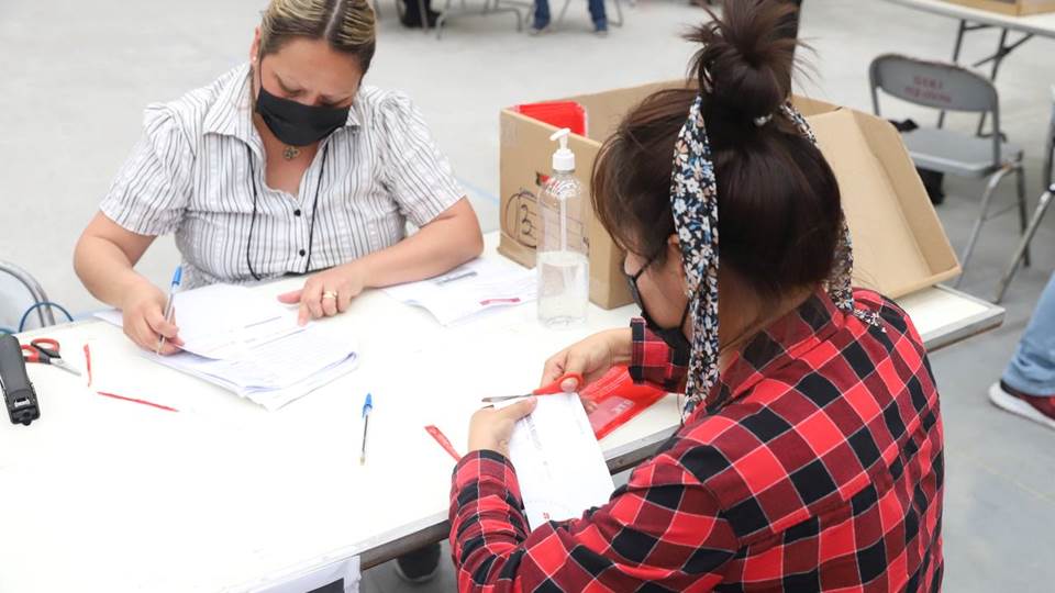 Inició depósito a tarjetas bancarias para becados en Nuevo Laredo