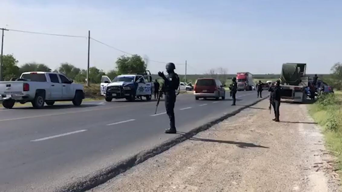 Realizan operativos tras bloqueo con camión y ponchallantas