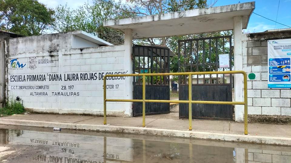 Director de primaria le niega agua a alumna de seis años enferma de las vías urinarias en Altamira