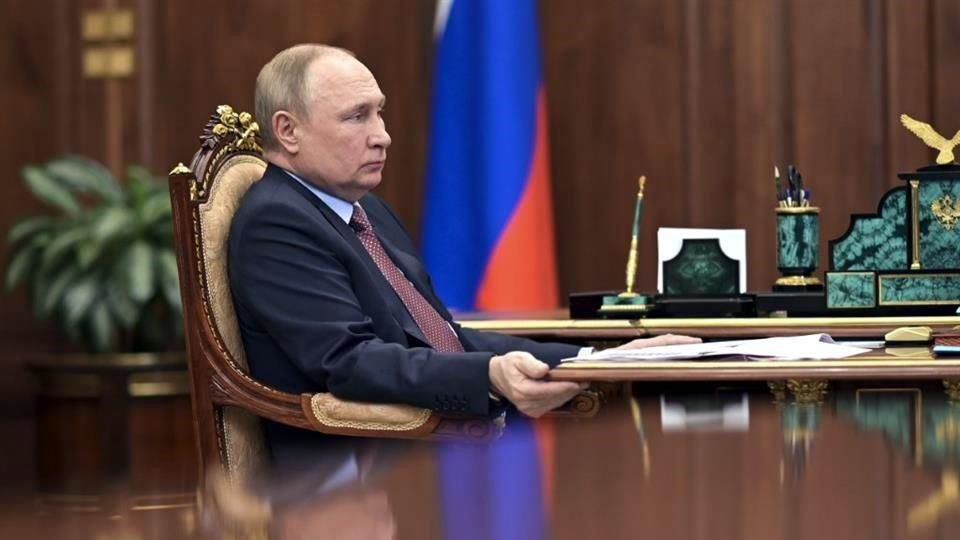 Anuncia Estados Unidos sanciones a las dos hijas del presidente Putin y bloquea dos bancos rusos