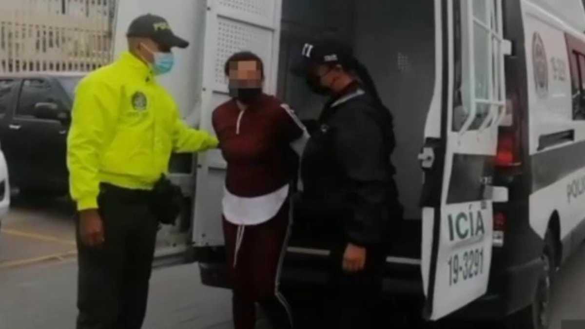 Mujer manda a sicario degollar a embarazada para quedarse con su hijo tras haber perdido al bebé que esperaba