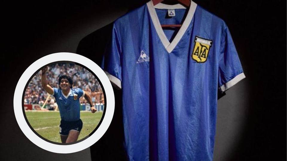 Será subastada la playera de Maradona, la de la “Mano de Dios”