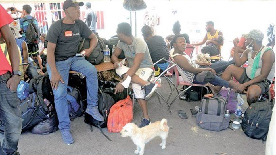 Vuelven haitianos a Nuevo Laredo, buscan entrar a EU legalmente