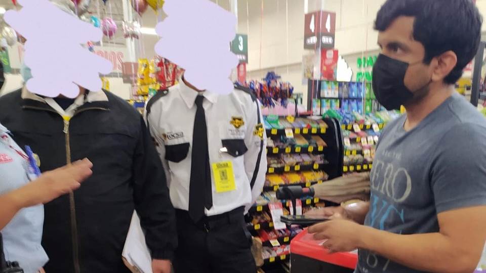 Detienen a acosador que fotografiaba mujeres en supermercado  